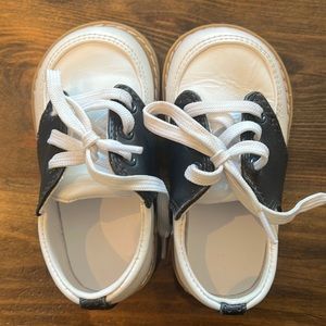 Toddler boys size 5 saddle Oxford